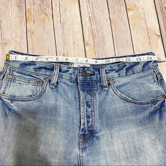 FREE PEOPLE Button Fly Frayed Shorts Size 28 - Picture 6 of 8